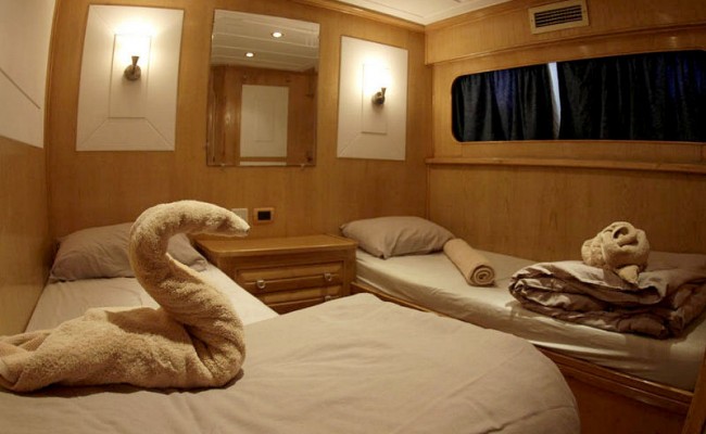 motor yacht 28mt 20 ospiti crociera maldive