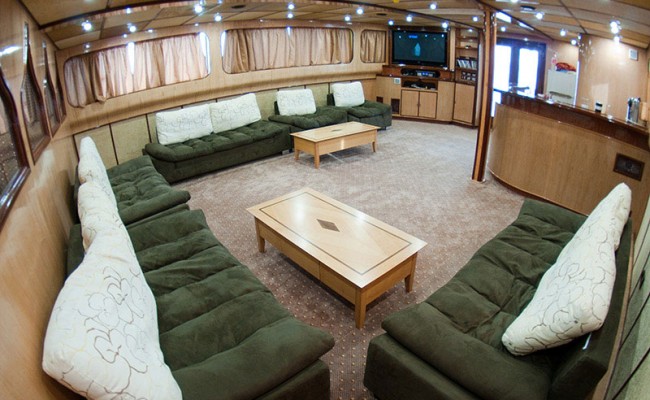motor yacht 40mt 26 ospiti crociera maldive