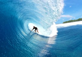 Surfing safari e crociera per surf alle Maldive